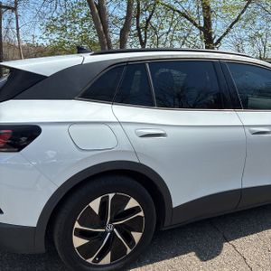 VOLKSWAGEN ID.4 PRO - 9