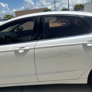 FORD FUSION SE - 4