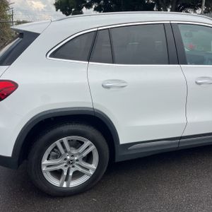صورة 8 لـ 2021 Mercedes-BENZ GLA