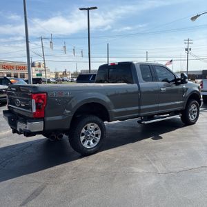 FORD F-350 SUPER DUTY LARIAT - 8