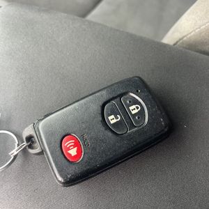 صورة مصغرة 47 لـ 2012 Toyota PRIUS THREE