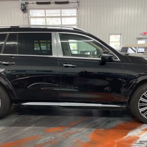 MERCEDES-BENZ GLS - 9