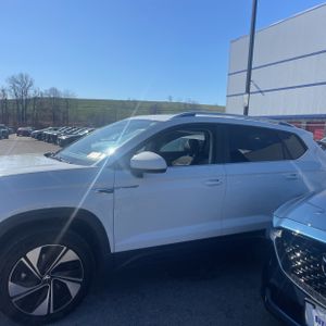 Volkswagen Taos SE 4Motion - 3