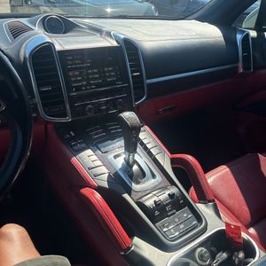 2016 Porsche CAYENNE GTS 照片 38