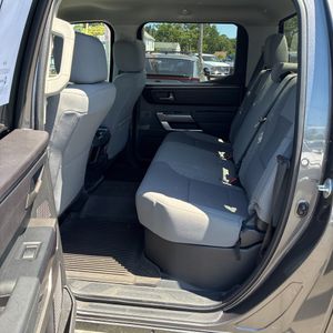 صورة مصغرة 33 لـ 2023 Toyota TUNDRA SR5