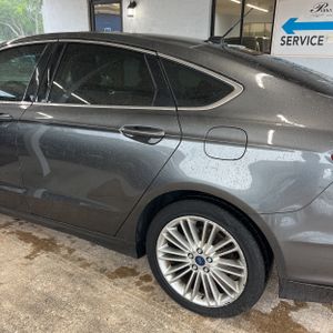 FORD FUSION SE - 6