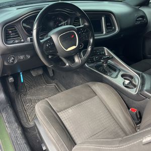 2020 Dodge CHALLENGER SXT 缩略图 31
