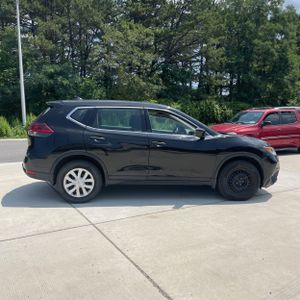 2019 Nissan ROGUE S — фото 10