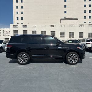 2024 Lincoln NAVIGATOR PREMIERE — фото 10