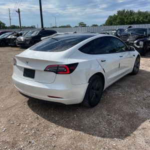 TESLA MODEL 3 BASE - 8