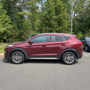 HYUNDAI TUCSON SE - 3
