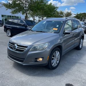 Volkswagen Tiguan SE - 1