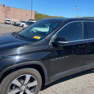 CHEVROLET TRAVERSE - 2