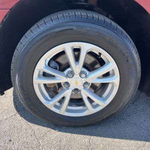 2017 Chevrolet EQUINOX LT — миниатюра 17