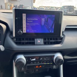 صورة مصغرة 37 لـ 2025 Toyota RAV4 LE