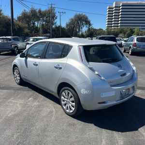 صورة 5 لـ 2013 Nissan LEAF S