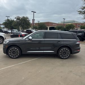 صورة 3 لـ 2022 Lincoln AVIATOR BLACK LABEL