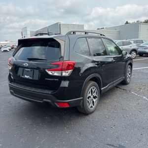 صورة 8 لـ 2023 Subaru FORESTER PREMIUM