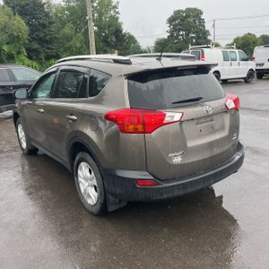 2015 Toyota RAV4 LE — фото 5