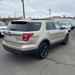 FORD EXPLORER XLT - 8