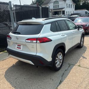 2023 Toyota COROLLA CROSS LE photo 7