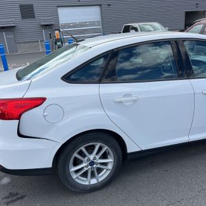 FORD FOCUS SE - 9