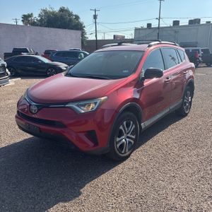 صورة 1 لـ 2017 Toyota RAV4 LE