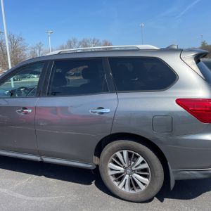 NISSAN PATHFINDER S - 6