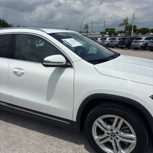 صورة 13 لـ 2021 Mercedes-BENZ GLA