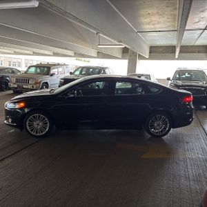 FORD FUSION SE - 3