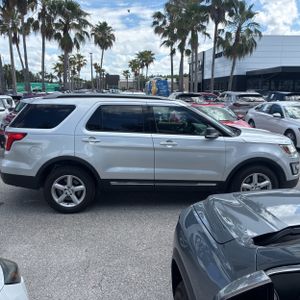 FORD EXPLORER XLT - 10