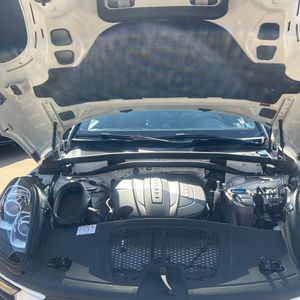 صورة 46 لـ 2018 Porsche MACAN BASE