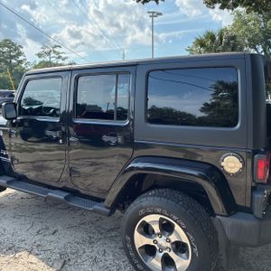 صورة 6 لـ 2017 JEEP WRANGLER UNLIMITED SAHARA