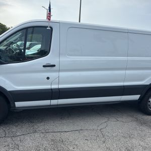 FORD TRANSIT 150 - 4