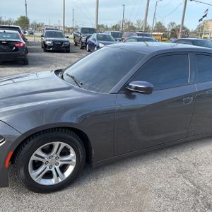 DODGE CHARGER SXT - 2