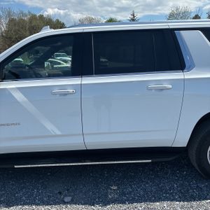 CHEVROLET SUBURBAN LS - 4