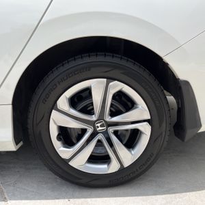 2018 Honda CIVIC LX — миниатюра 18