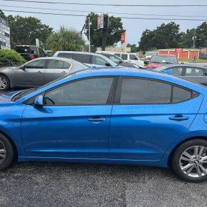 2018 Hyundai ELANTRA SEL 照片 3