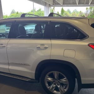 صورة 6 لـ 2015 Toyota HIGHLANDER LIMITED PLATINUM