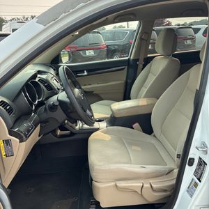 صورة مصغرة 31 لـ 2013 KIA SORENTO LX