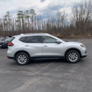 NISSAN ROGUE SV - 10