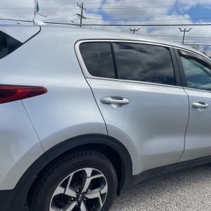 KIA SPORTAGE LX - 9