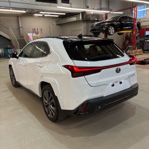 LEXUS UX 250H F SPORT HANDLING - 5