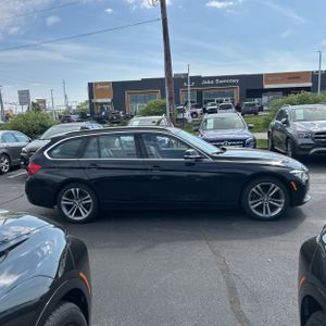 BMW 330I XDRIVE - 10