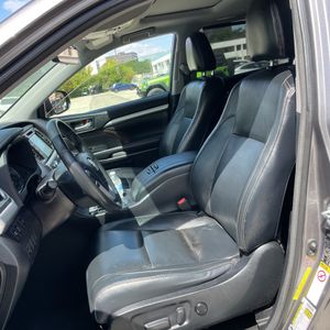صورة 32 لـ 2018 Toyota HIGHLANDER XLE
