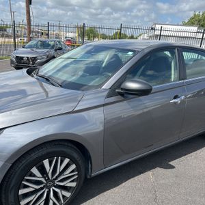 NISSAN ALTIMA SV FWD - 2