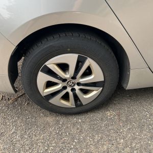 صورة مصغرة 19 لـ 2017 Toyota PRIUS THREE