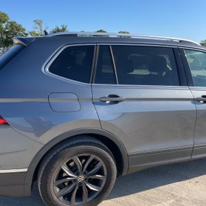 VOLKSWAGEN TIGUAN SE - 9