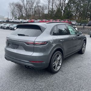 PORSCHE CAYENNE S - 8