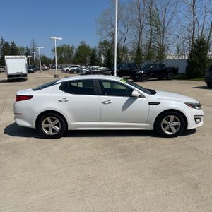 KIA OPTIMA LX - 4